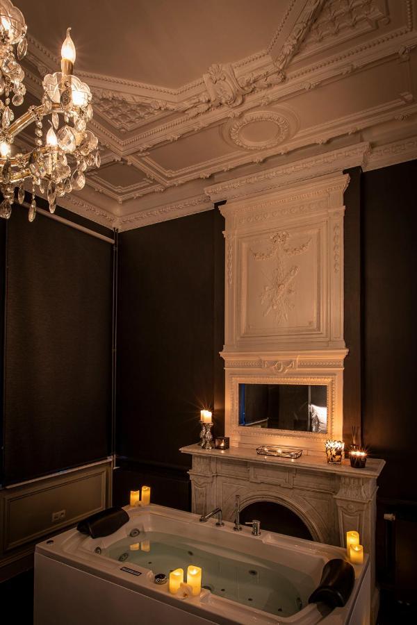 Maison Noppius - *